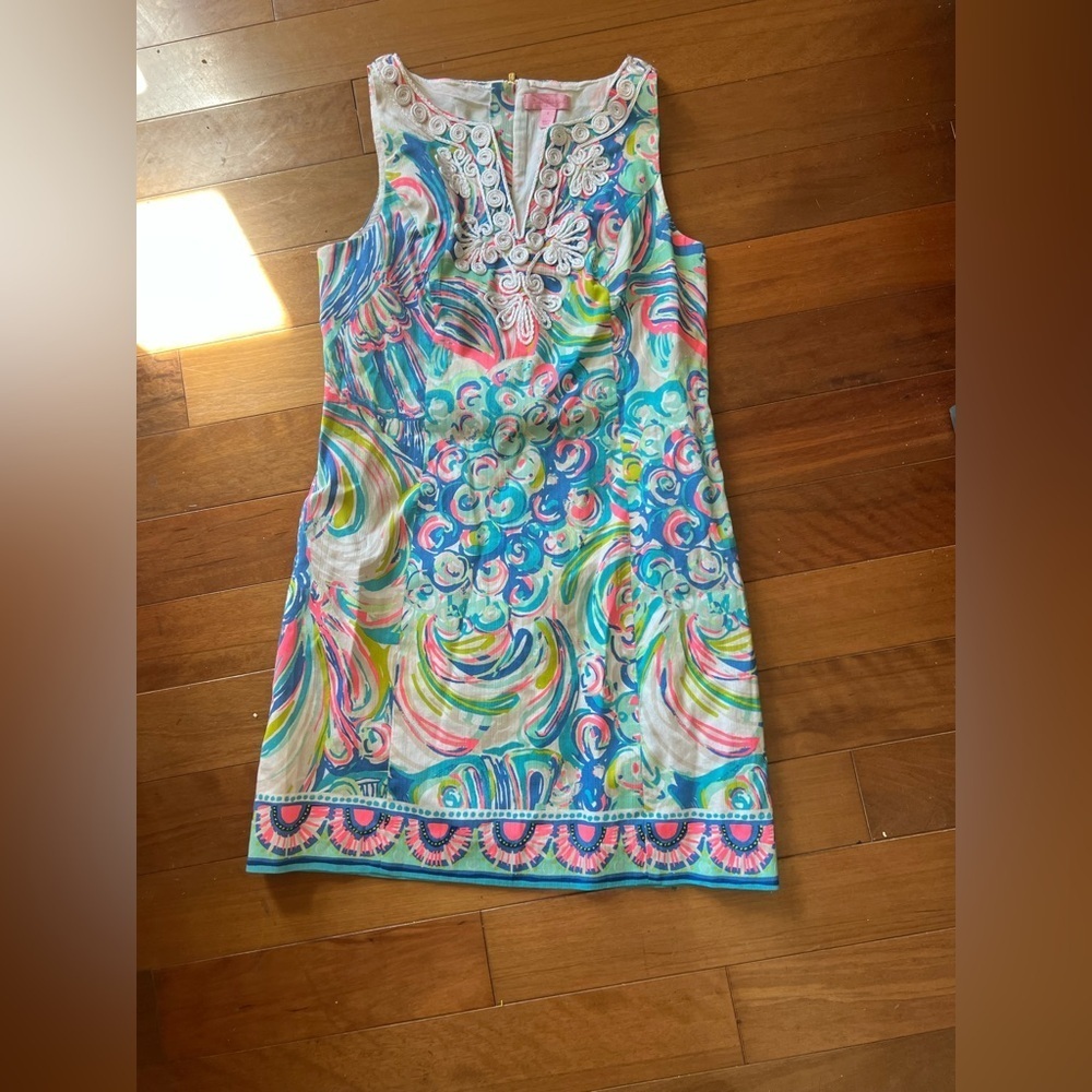 Lily  Pulitzer Alexa Stretch Shift dress 4
In good condition.